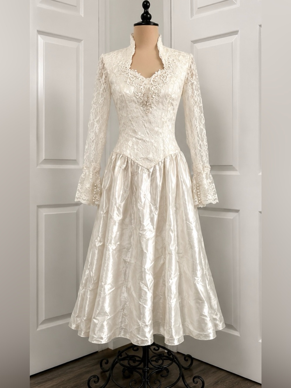 Vintage Lace Satin Pearl Beaded Victorian Gatsby 80s 90s Bridal Wedding Dress